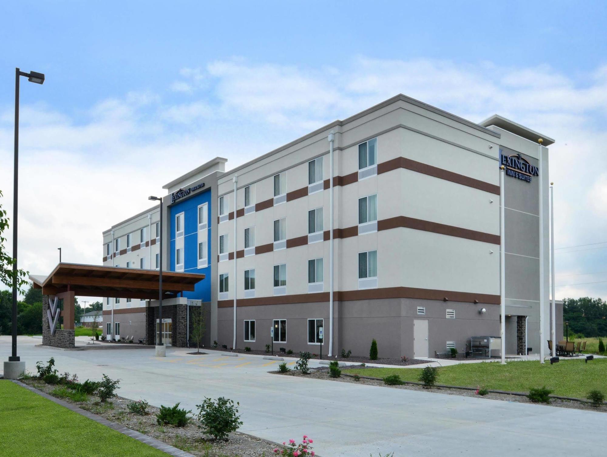 Holiday Inn Express & Suites - Effingham By Ihg Exterior photo